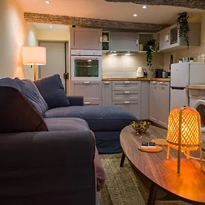 Vieille Neuf Et Cosy, Deux Chambres, 6 Couchages Apartment